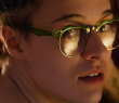 Frauenportrait mit modischer Brille